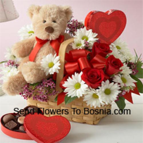 Rosen und Gerberas mit Teddy und Schokolade